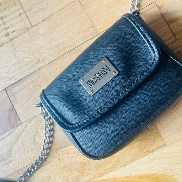 Mini Kenneth Cole Reaction Black Crossbody Bag with Chain Strap - Picture 1 of 6